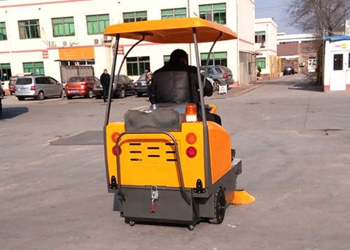 物业中心采购驾驶式扫地机 物业扫地机厂家案例分享